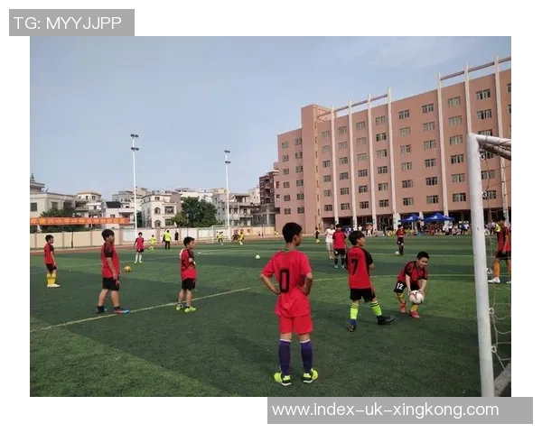 大连东北路小学足球队奋勇拼搏展现青春风采助力校园体育文化发展